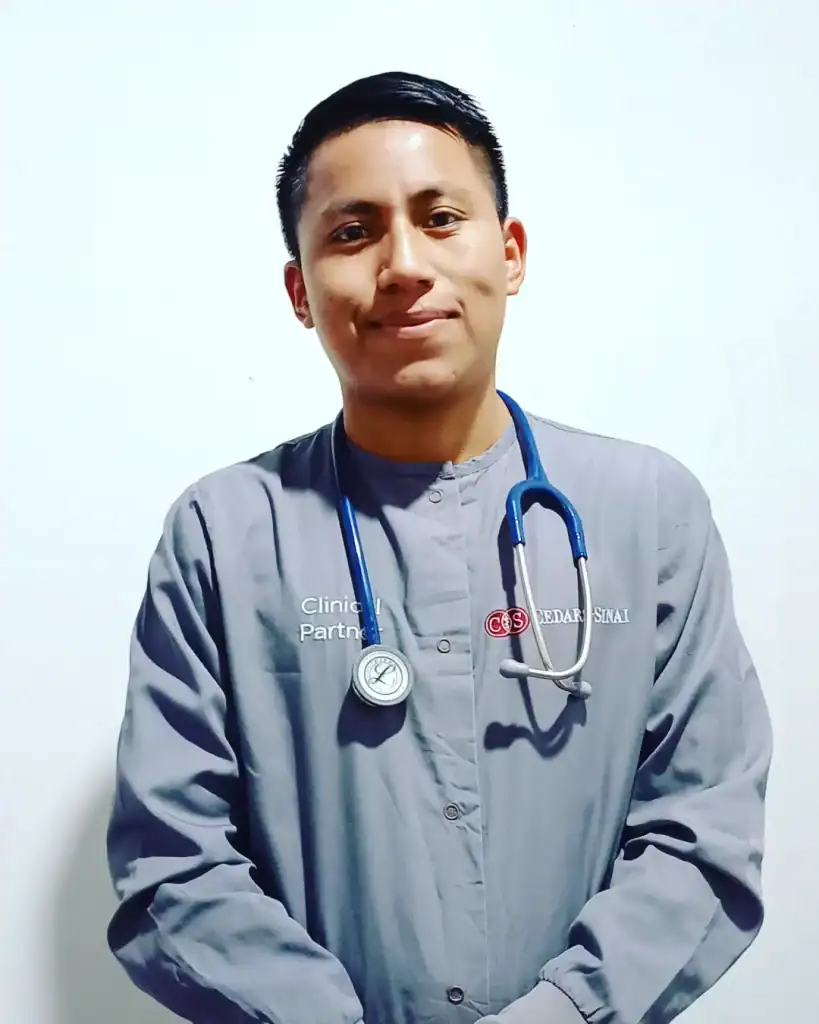 "Yo orgullosamente digo que me rendí tres veces pero nunca me dejé vencer. Siempre supe que nosotros tenemos mucha capacidad y todos indígenas o no indígenas somos capaces de todo, de ser y hacer todo": Ricky Pineda, médico indígena nicaragüense que actualmente trabaja en el hospital de Denver, Colorado, pero anhela volver a servir a su pueblo.