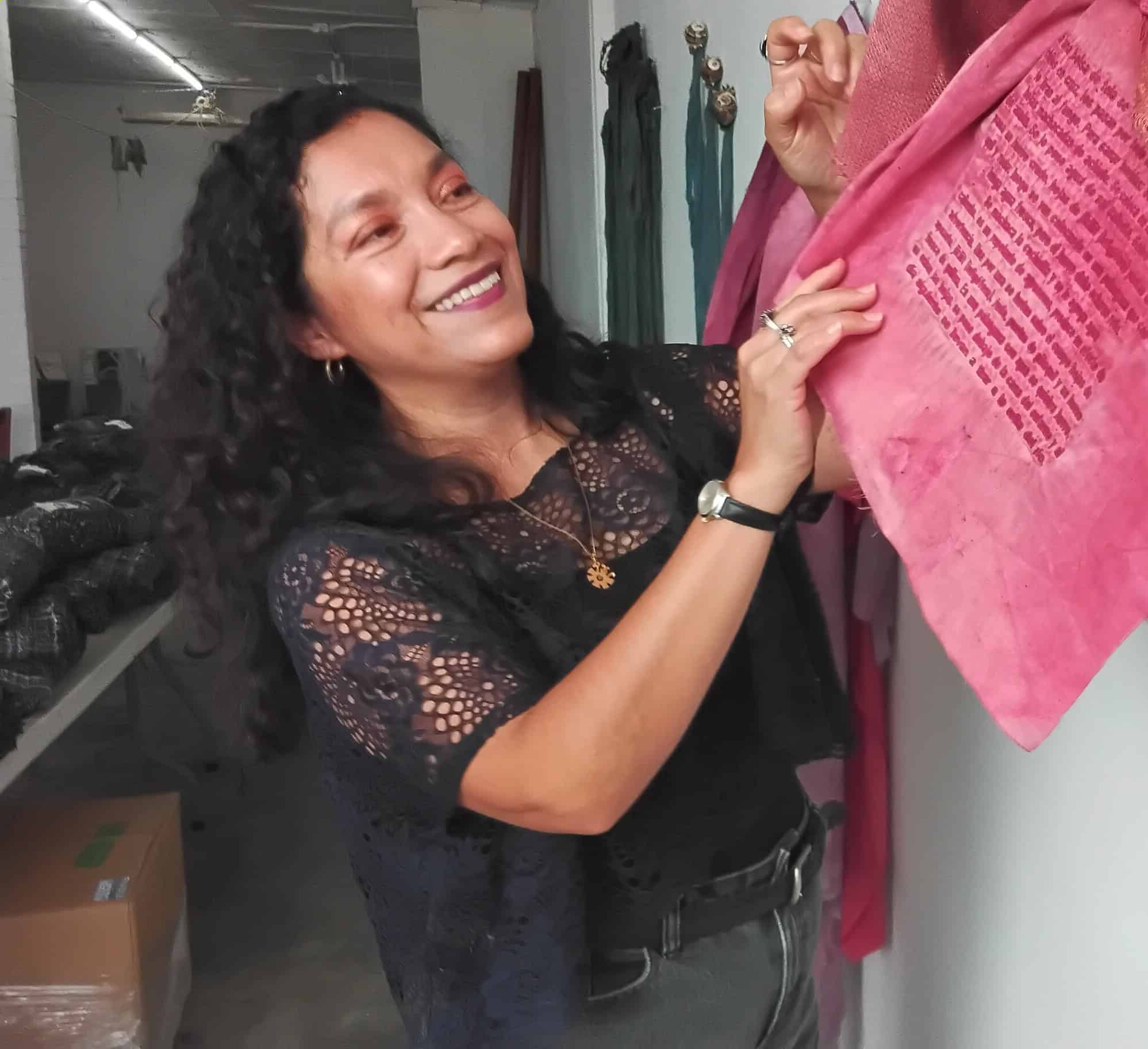 sandra monterroso artista guatemalteca bienal de sydney 2026 textil qeqchi 8