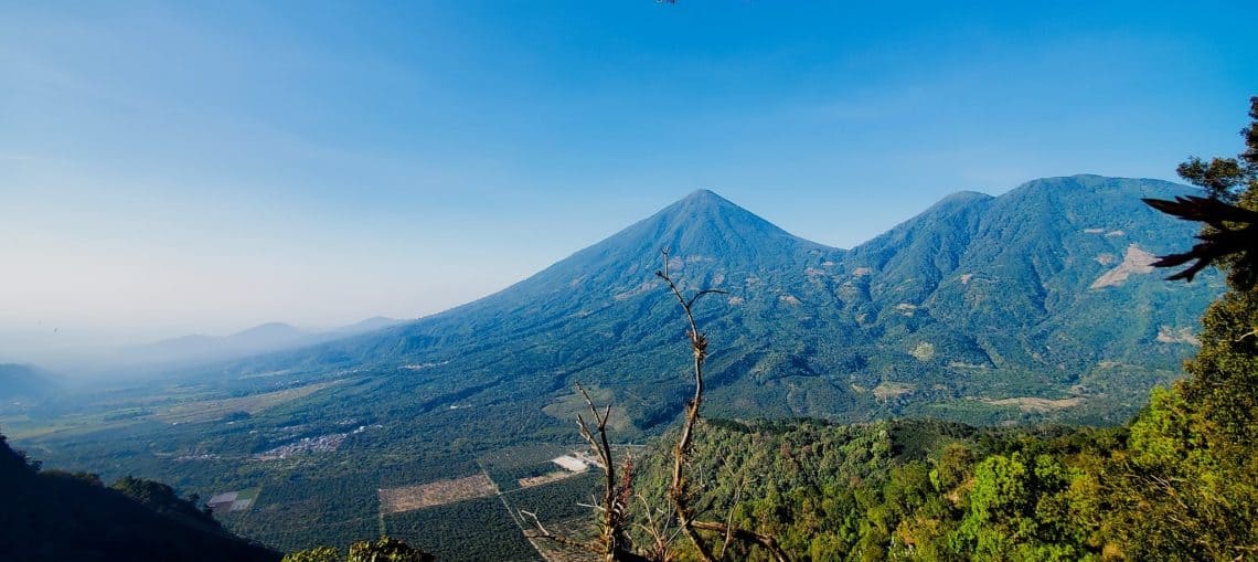 cerro iqutiu san lucas toliman lago de atitlan lugares turisticos de guatemala 2