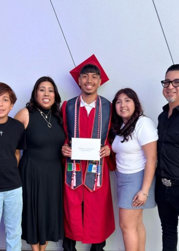 cristian de leon graduado de high school en minesota de familia migrante guatemalteca y mexicana 6