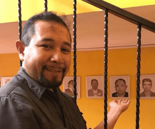El economista y migrante guatemalteco Marvin Otzoy no pudo viajar a Guatemala cuando su abuelo falleció en 2004. "Son esos sepelios a los que no puedes asistir los que duelen toda la vida", expresa. Sin embargo buena parte de su filosofía de vida la aprendió de don Samuel Otzoy.