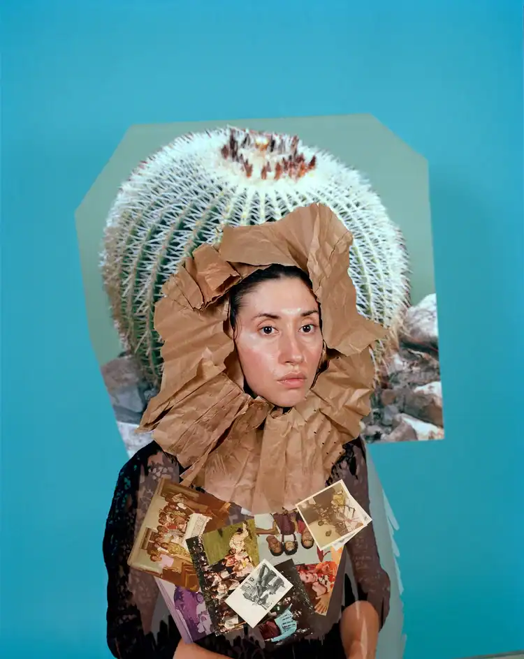 Venas abiertas, se llamó esta exposición fotográfica, inspirada en el libro Las Venas Abiertas de América Latina, de Eduardo Galeano. La artista Rachelle Mozman Solano cuestiona el relato histórico y las posturas ante el fenómeno migratorio desde Centro América. (Fotografías todas de Rachhelle Mozman Solano, para propósitos de difusión cultural)