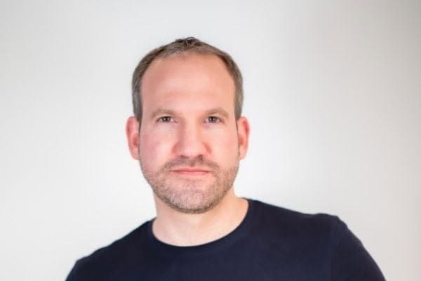 "La vida es muy corta; no puedo pretender ser lo que no soy. Por eso una empresa que no toma riesgos es una empresa que no cambia": Max Faingezicht, emprendedor tecnológico costarricense en Estados Unidos.