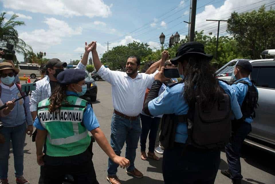 La denuncia de la matanza de estudiantes perpetrada por fuerzas del gobierno de Daniel Ortega en 2018 condujo a una persecución y vigilancia de Félix Maradiaga; finalmente en 2021, cuando se perfilaba como aspirante presidencial, se ordenó su captura bajo cargos inventados por el régimen.