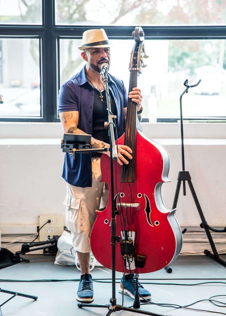 La música tuvo un lugar destacado en la velada, promoviendo valores de tolerancia, hermandad y creación constante. (Foto Paola Santamaría)
