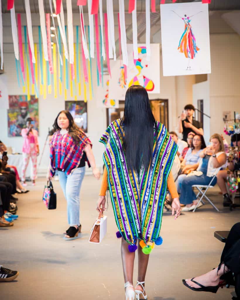 Textiles guatemaltecos se lucieron en la apertura del show de modas organizado por el artista migrante guatemalteco René Soto en colaboración con emprendedores, artistas y diseñadores del área de Norwalk, Connecticut