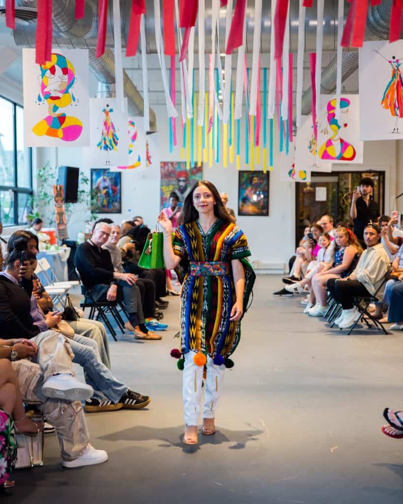 Textiles guatemaltecos se lucieron en la apertura del show de modas organizado por el artista migrante guatemalteco René Soto en colaboración con emprendedores, artistas y diseñadores del área de Norwalk, Connecticut