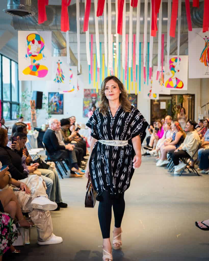 Textiles guatemaltecos se lucieron en la apertura del show de modas organizado por el artista migrante guatemalteco René Soto en colaboración con emprendedores, artistas y diseñadores del área de Norwalk, Connecticut
