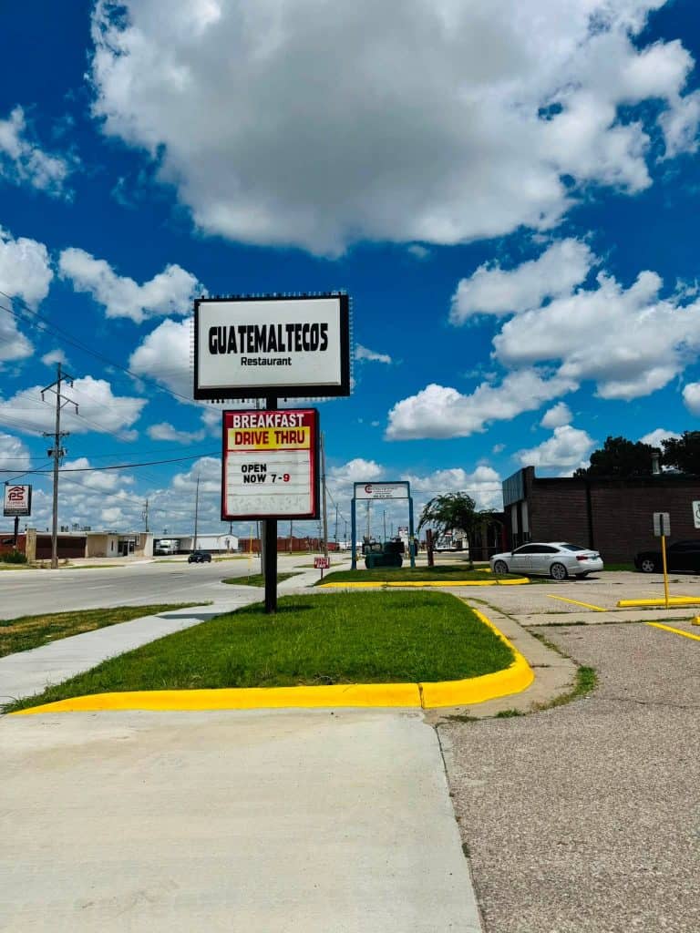 Restaurante Guatemaltecos sigue adelante: a poco más de un mes de haber abierto sus puertas, es un éxito rotundo, por su comida y por la cálida bienvenida que la familia Ticum brinda a cada comensal.