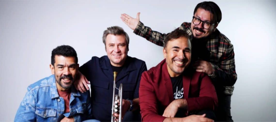 Los integrantes de Malacates Trebol Shop: Francisco Páez (voz), Jacobo Nitsch (trompeta), Leonel Hernández (batería) y Rodolfo "Chofo" Hernández (guitarra). Si quieres ir a una playlist de Malacates Trebol Shop, clic en la imagen.