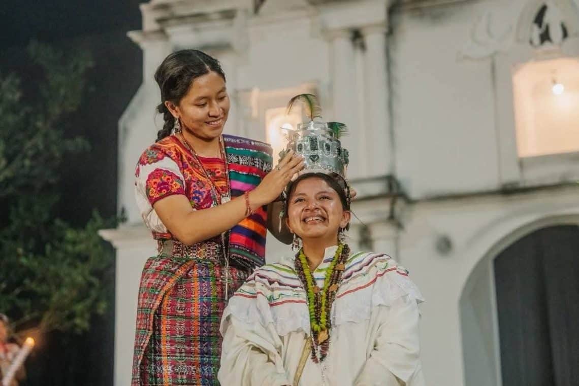 La coronación de Elena Yamileth Mateo Juan, maya q'anjob'al de Santa Cruz Barillas, solo fue la culminación de una gran participación que comenzó con un elocuente discurso (Foto Ministerio de Cultura)