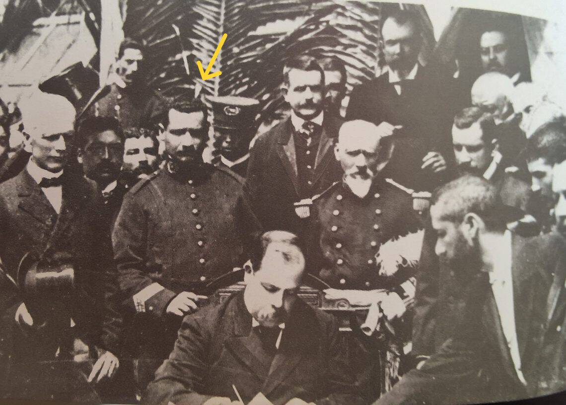 Durante varios años, el militar José María Orellana formó parte de la seguridad personal del presidente Manuel Estrada Cabrera, quien gobernó dictatorialmente de 1898 a 1920. Esta filiación permite comprender de alguna forma su apoyo al golpe de Estado contra el presidente Herrera