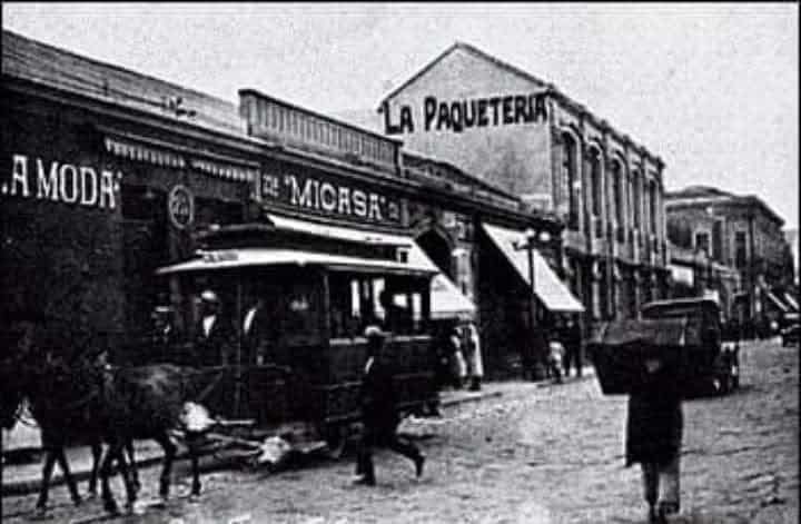 Guatemala en 1929: Tranvía a su paso por la 6a. avenida y 11 calle zona 1 .