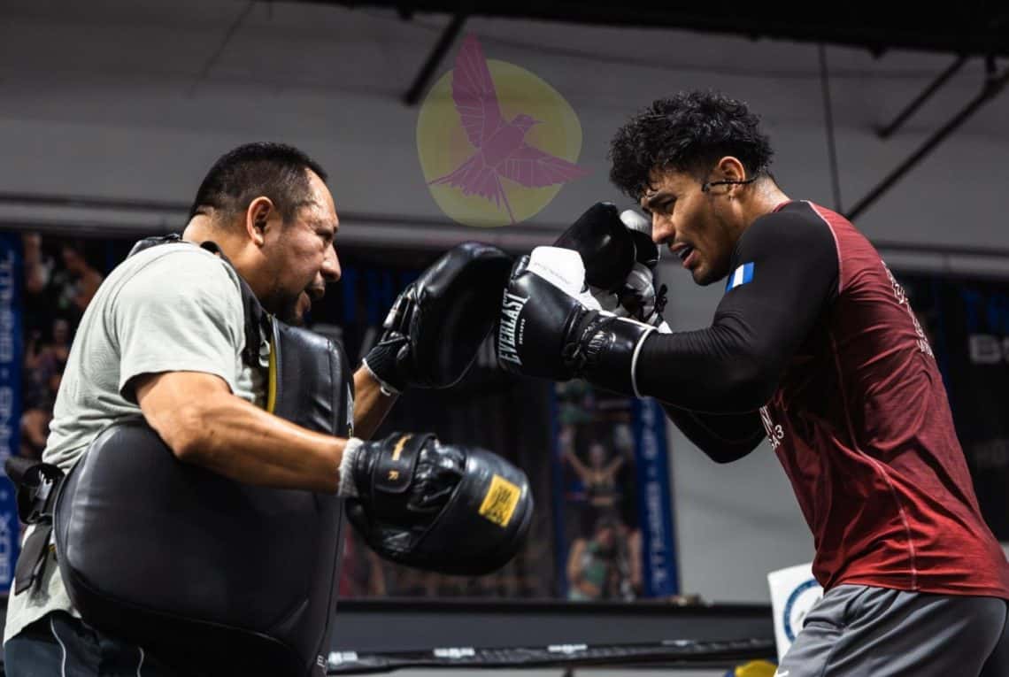 En Colorado, Estados Unidos se está desarrollando la etapa final del campamento del boxeador guatemalteco Lester Martínez bajo la guía del compatriota Esaú Diéguez. "Cuidamos hasta el mínimo detalle". (Foto cortesía Esaú Diéguez)