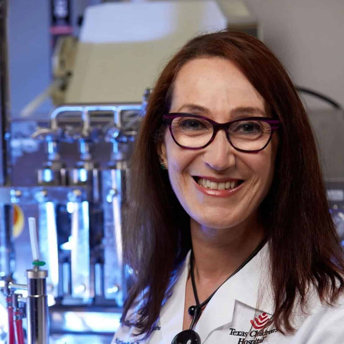 Microbióloga hondureña María Elena Botazzi convierte la ciencia en solidaridad