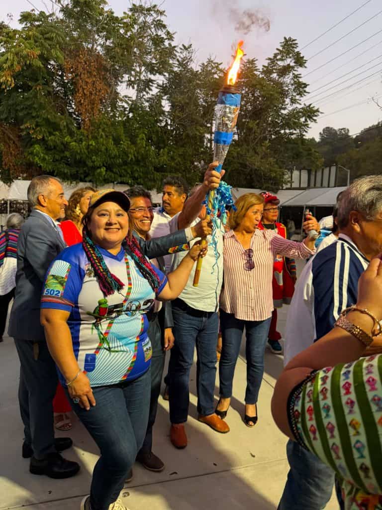 Decenas de guatemaltecos radicados en el área de Los Angeles se hicieron presentes