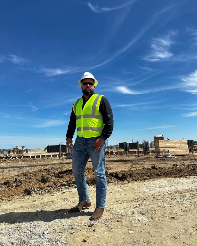 Danny Cruz Posas desarrolló su habilidad como ingeniero civil en construcción a través de su empresa inmobiliaria en Estados Unidos.