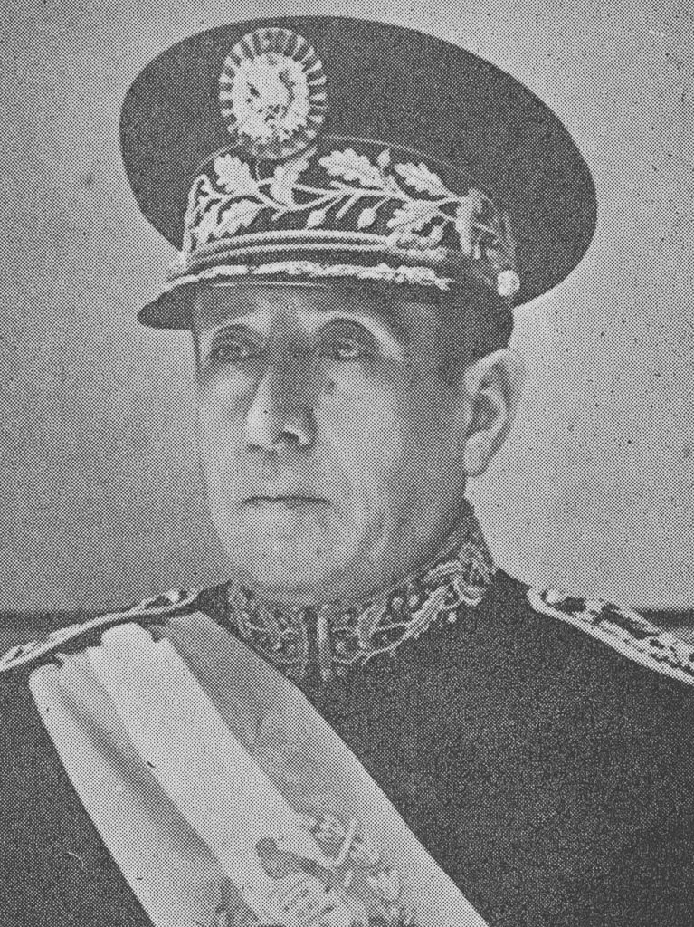 El general Federico Ponce Vaides, quien pertenecía al triunvirato designado por Ubico, se convierte en primer designado y pasa ocupar la presidencia provisional; debe convocar a elecciones, esa era su misión.