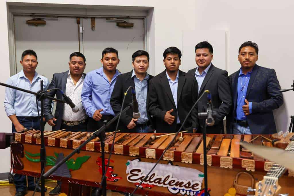 La marimba Nostalgia Eulalense estuvo a cargo de poner el alma sonora de este evento. (Foto Pablo Mazariegos)