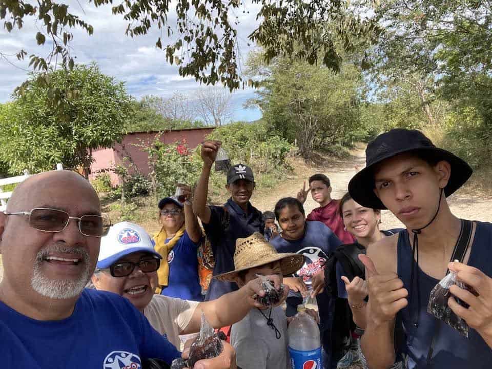 En 2021, el migrante nicaragüense Mauricio Salmerón regresó a su país natal para colaborar con una iniciativa llamada Amigo ayuda a tu amigo, que brindo apoyo a poblaciones en precariedad económica. (Foto red social de Mauricio Salmerón)