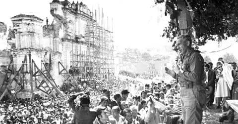 El Terremoto del 4 de febrero de 1976 dejó vasta destrucción y muerte en toda Guatemala, sobre todo en el área central y occidente. El presidente Kjell Laugerud recorrió todos los departamentos afectados y de alguna manera se convirtió en una voz de ánimo y empatía. SI DESEAS OIR UN VIDEO DEL DISCURSO DE SU HISTÓRICA FRASE SOBRE GUATEMALA, CLIC EN LA IMAGEN