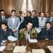 Primera conferencia de prensa de la junta militar, el 24 de octubre de 1957: anunciaban pronto retorno a la institucionalidad y también unas elecciones "libres", debido a que los señalamientos de supuesto fraude en los comicios del 20 de octubre habían motivado las protestas de seguidores del general Ydígoras Fuentes, quien quedó en segundo lugar.