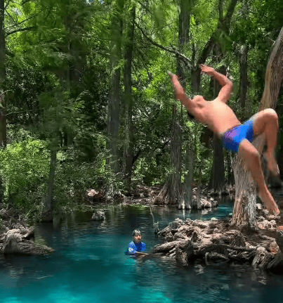 El divertido instante del video viral de Abel Juárez de SoyMigarnte.com puedes verlo haciendo clic en la imagen – SoyMigrante.com REVISTA – SoyMigrante.com REVISTA El divertido instante del video viral de Abel Juárez de SoyMigarnte.com puedes verlo haciendo clic en la imagen