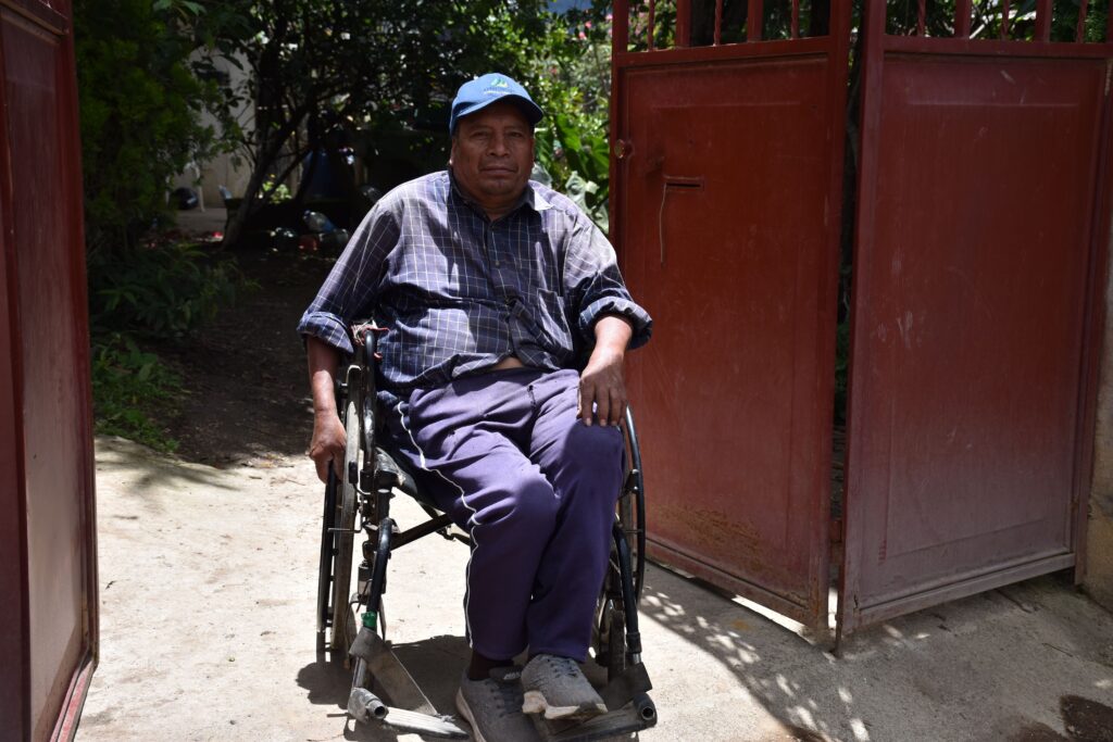 Héctor cuida de su vivienda se ubica en Concepción Chiquirichapa Quetzaltenango