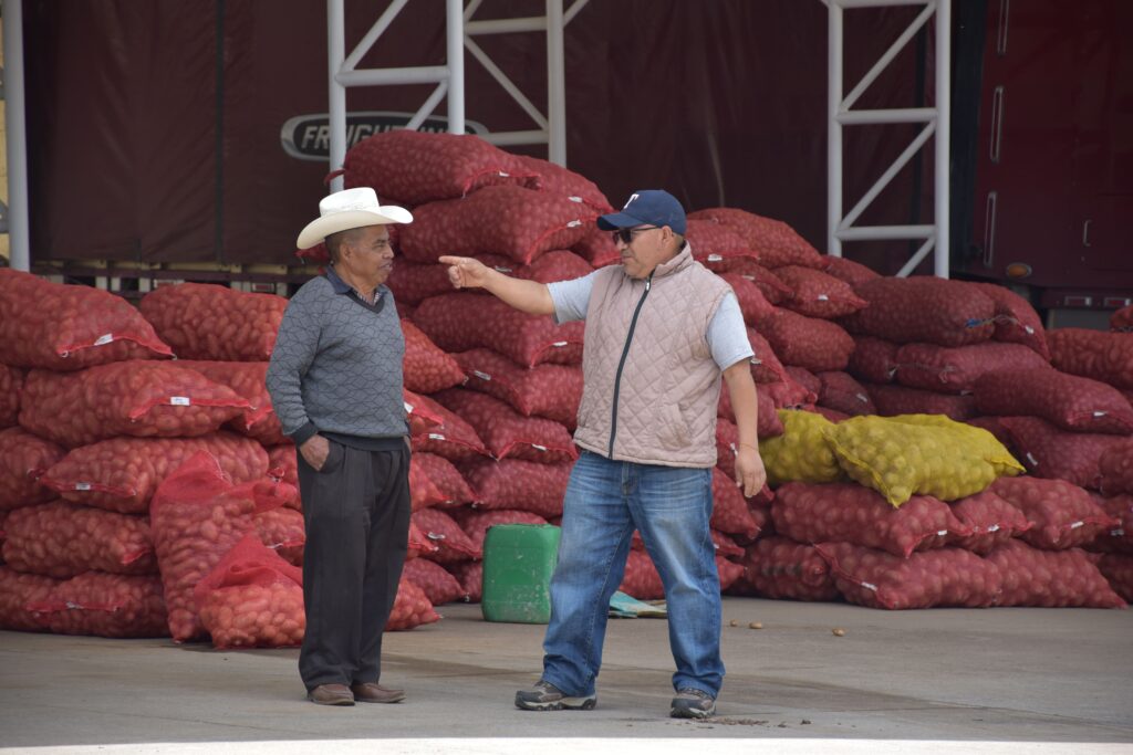 Productores provienen de los alrededores de Concepción Chiquirichapa
