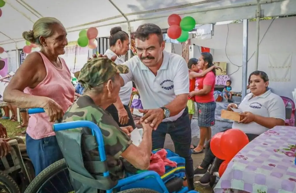 El apoyo es continuo y el padre de Rudy se encarga de entregar el apoyo a las familias, actos que se realizan sin acto político – SoyMigrante.com – SoyMigrante.com