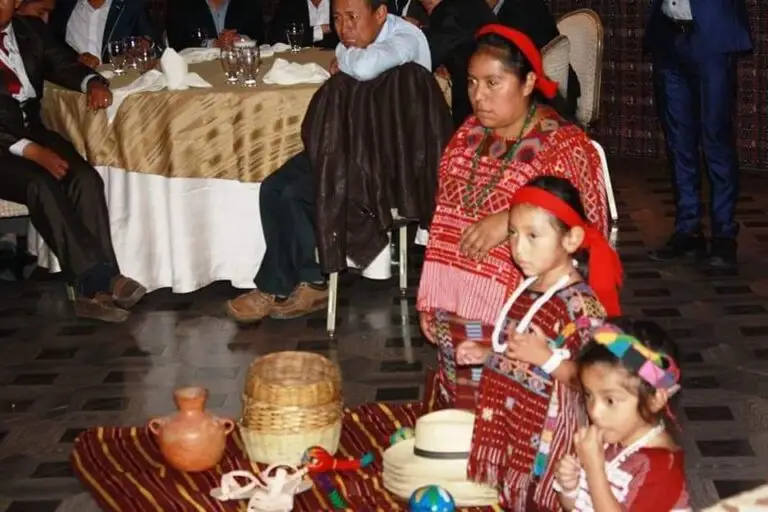 Presentación en reunión de cooperativas en Hotel Porta del lago Panajachel