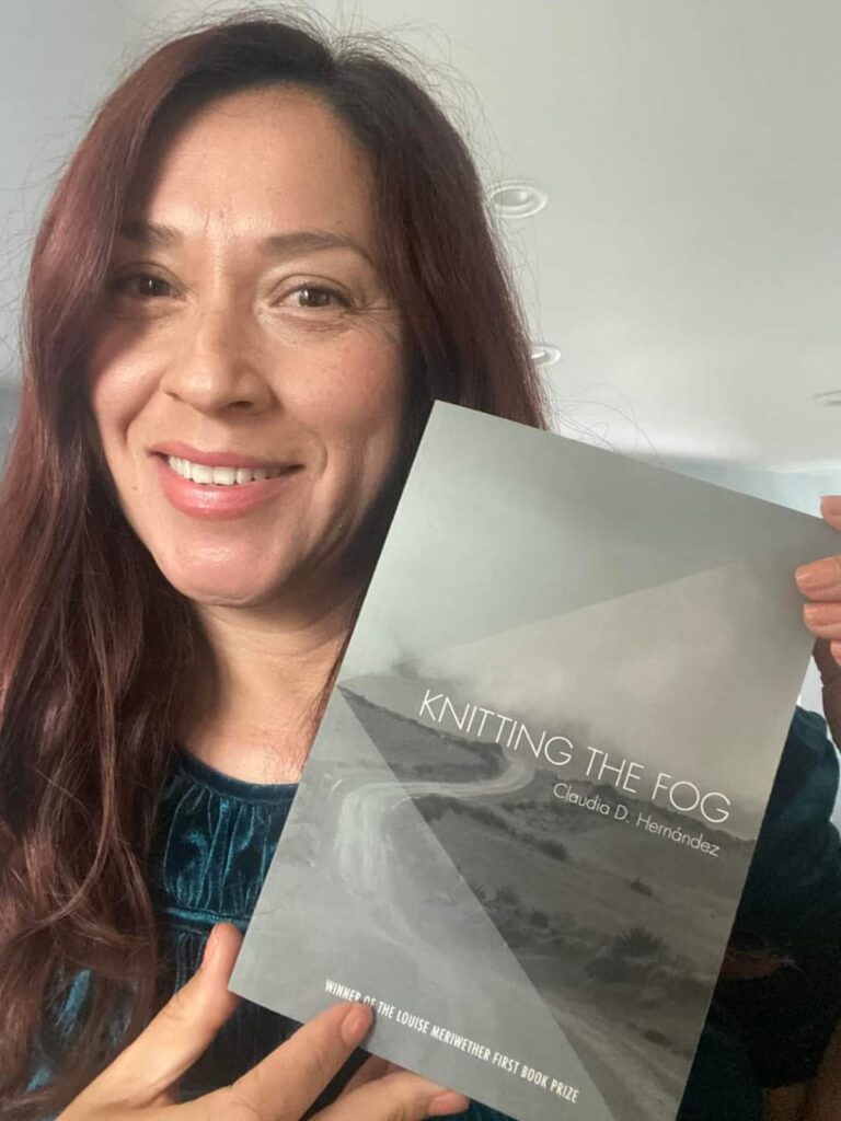 Claudia D. Hernández migrante guatemalteca autora del libro Tejiendo la niebla relata la experiencia de segregación que viven los migrantes guatemaltecos y su travesía en la búsqueda de la libertad.