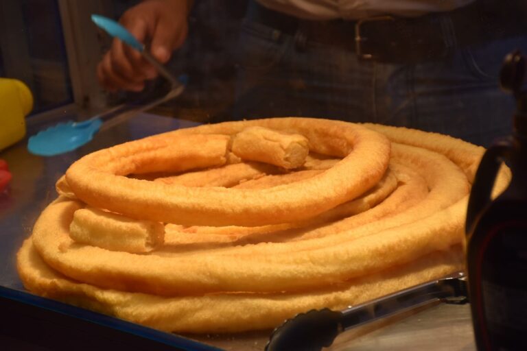 Los churros son elaborados de harina e ingredientes secretos, antojito que se disfruta en festividades de alguna localidad