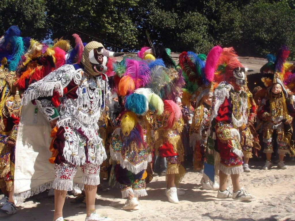 La danzal torito tiene al menos cinco variantes notorias en localidesdes del país, sin embargo se llega a representar en al menos 20 comunidades. Fotografía 2013 Dirección General de las Artes Ministerio de Cultura y Deportes.