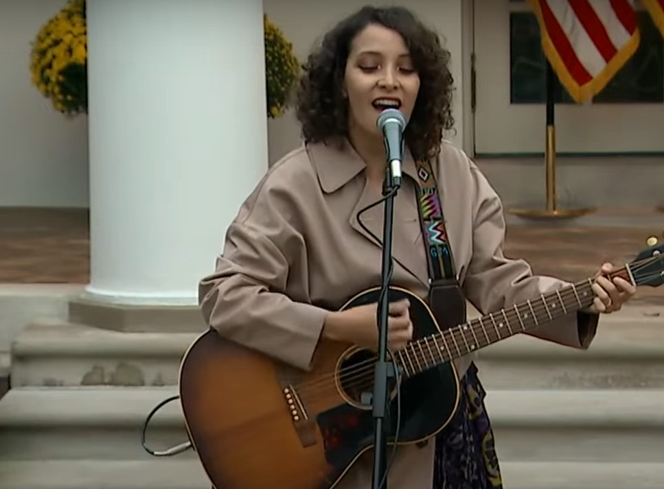 «Soy una migrante»: cantante guatemalteca Gaby Moreno en la Casa Blanca