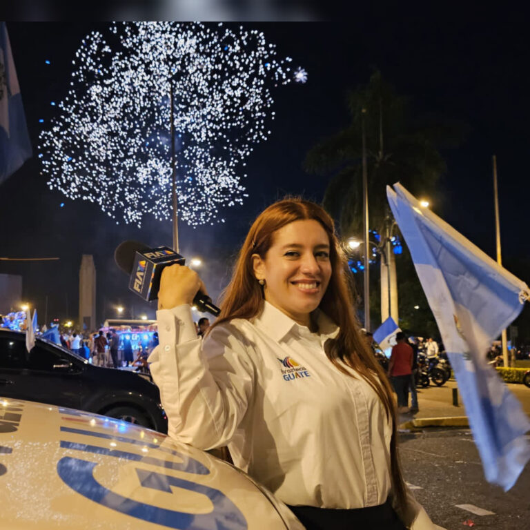 Dadiana aprovecha cada oportunidad para regresar a Guatemala, en uno de los medios nacionales cubrió las elecciones presidenciales 2023.