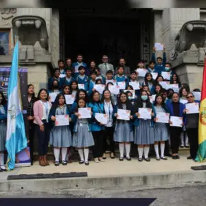 Clausura diplomado de migración segura con estudiantes del nivel básico