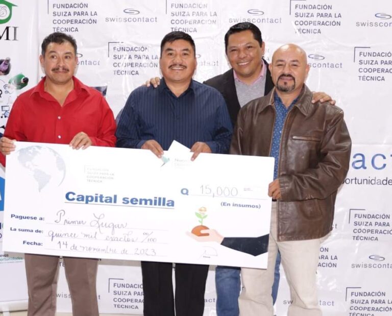 Rudy Bautista culminó el proceso de formación, logró la certificación de emprendimiento y es ganador del capital semilla. Una donación por parte del proyecto Nuevas Oportunidades, Swiscontac para obtener herramientas de su negocio.