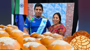 La familia migrante guatemalteca Cabrera Sánchez son propietarios de la panadería Quetzalpan bakery, ofrece variedad de panes artesanales y pasteles tradicionales