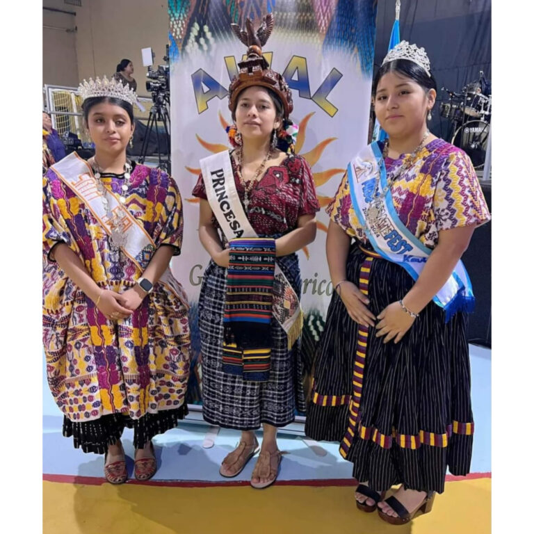 La agrupación Awal organiza varios eventos entre ellos "Princesa Maya" evento que busca mantener las tradiciones y cultura guatemalteca
