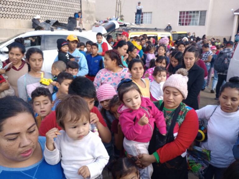 Visitando los Albergues para personas migrantes en la frontera entre México/USA,