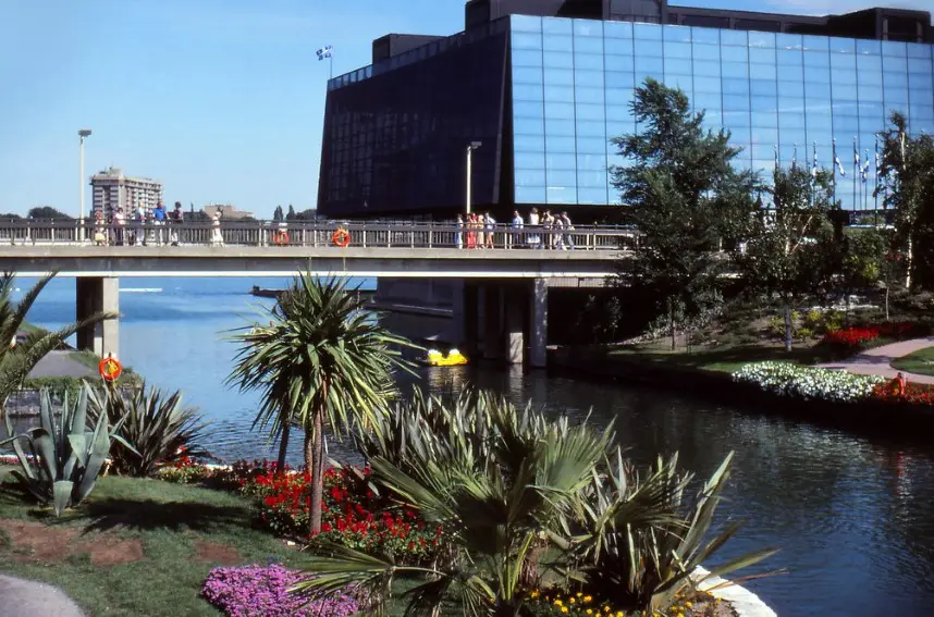 La Exposición Floralía de Canada en 1980 fue el primer gran proyecto en el que participó Carlos Martínez y que le abrió el camino hacia la arquitectura paisajística (2)