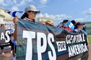 TPS para Guatemala. Estatus de Protección Temporal para migrantes guatemaltecos se sigue negociando. Han pasado décadas sin que sea otorgado, pero organizaciones de migrantes y el gobierno de Guatemala continúan solicitándolo al gobierno de Estados Unidos. – SoyMigrante.com – SoyMigrante.com