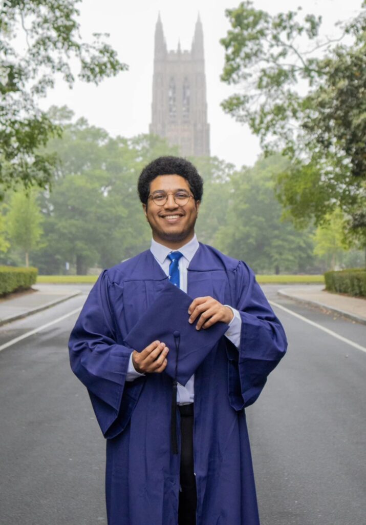 Brandon Lopez se graduó el 12 de mayo de Duke University es Guatemalteco e irá a trabajar a Microsoft
