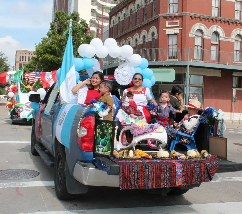 Cada vez con mayor frecuencia y en más localidades de Estados Unidos, los guatemaltecos celebran las fiestas patrias y se congregan para expresar orgullo por su identidad multicultural. (Fotografía de Chapines de Corazón Houston) – SoyMigrante.com – SoyMigrante.com