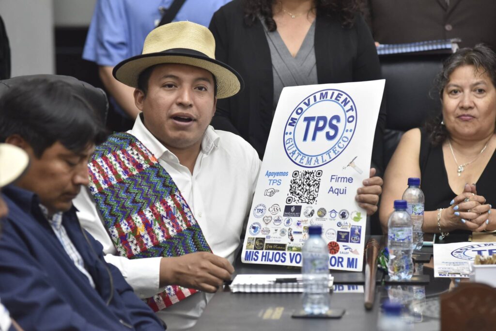 Durante la entrevista con diputados, el Movimiento TPS Guatemalteco llamó a que más congresistas se sumen con cartas a solicitar el Estatus de Protección Temporal para Guatemaltecos ante el gobierno de EE.UU. (Foto Red Migrante Guatemalteca)