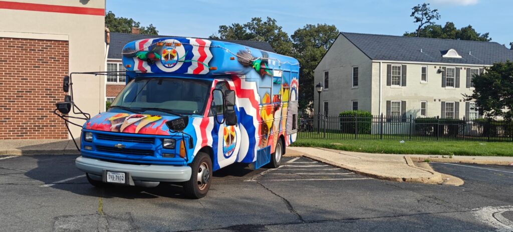 Tras cumplir todos los permisos necesarios de salud y seguridad, el camión de helados Xelajú ya recorre el área metropolitana de Washington los fines de semana.