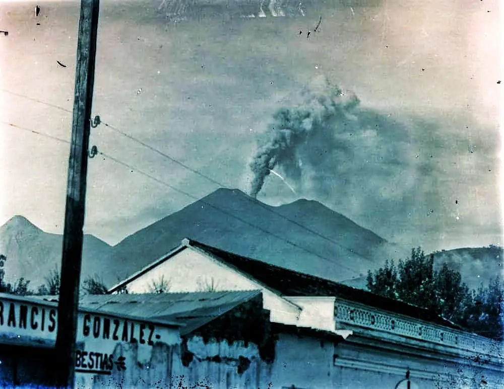 Actividad del volcán de Acatenango en 1924 – SoyMigrante.com – SoyMigrante.com