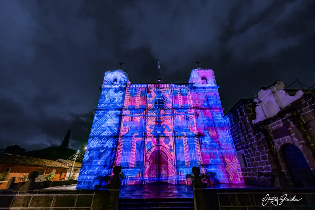 Templo Escuela de Cristo, Antigua Guatemlaa durante espectáculo de mapping en Festival de la Luz. Fotografías cortesía de Danny Gamboa.