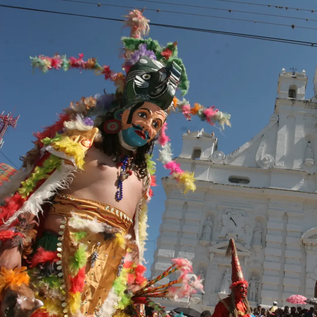 La danza de la Conquista de Rabina Baja Verapaz es una de las expresiones tradicionales del pueblo maya Achi – SoyMigrante.com – SoyMigrante.com